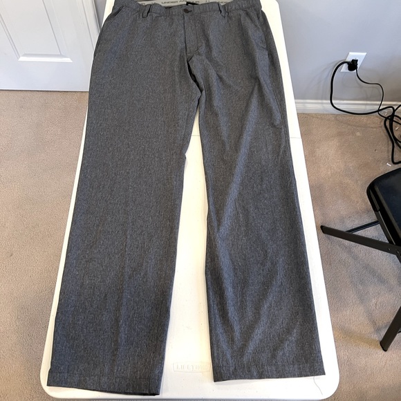 Under Armour Other - Mens golf Under Armour loose fit golf pants